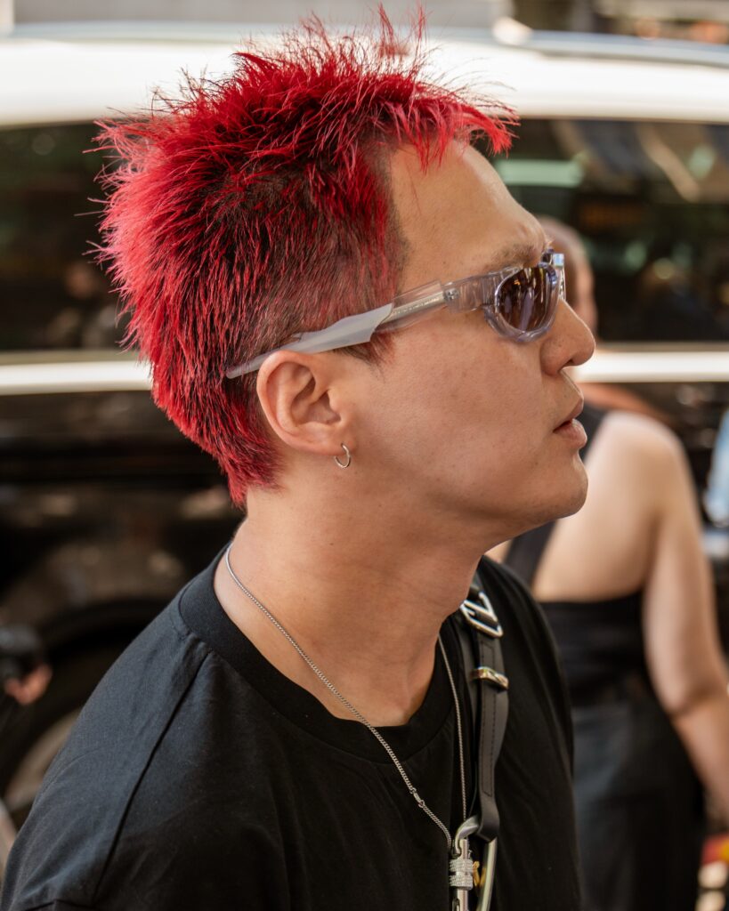 Guest at the 3.PARADIS show during Fashion Week in Paris 2026.