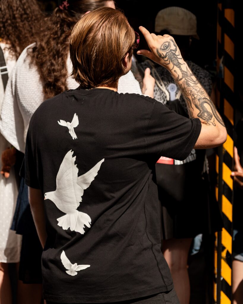Guest at the 3.PARADIS show during Fashion Week in Paris 2026.