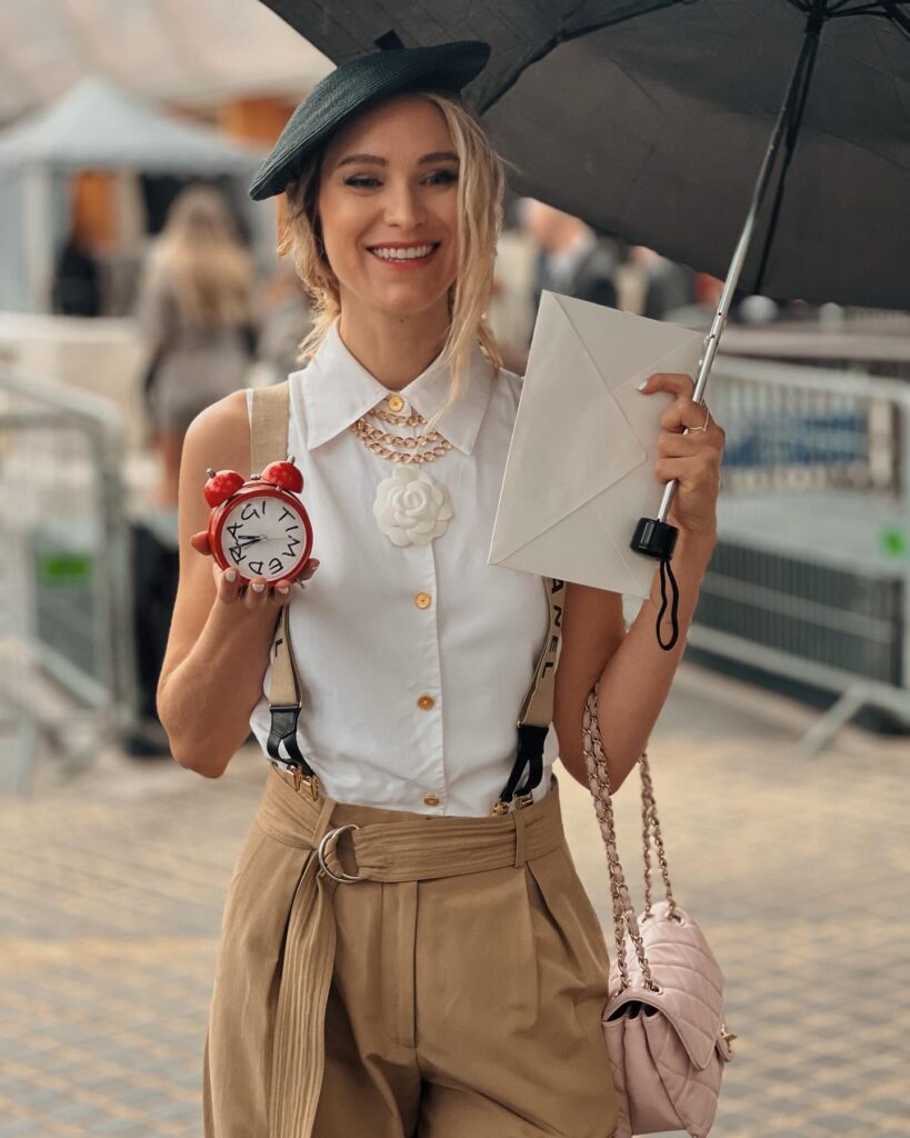 Guest at the CHANEL show during Paris Fashion Week 2023.