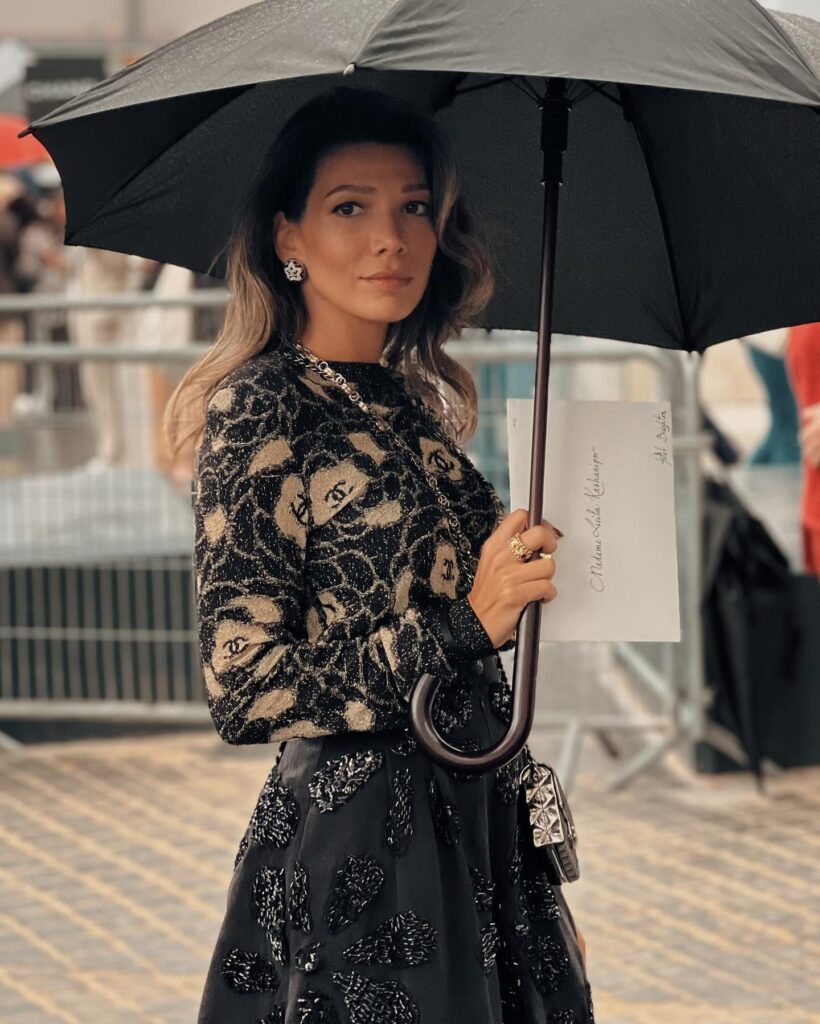 Guest at the CHANEL show during Paris Fashion Week 2023.