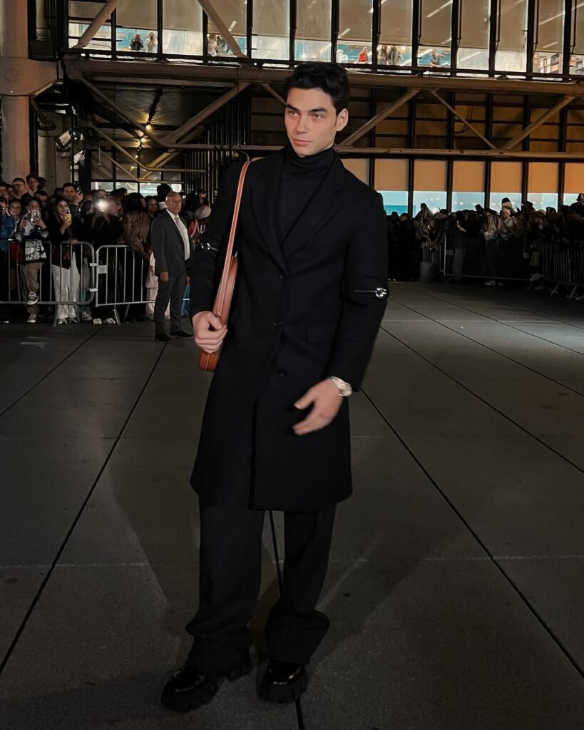 Guest at the Coperni show during Paris Fashion Week 2023.