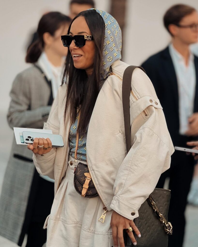 Guest at the Louis Vuitton show during Paris Fashion Week 2023.