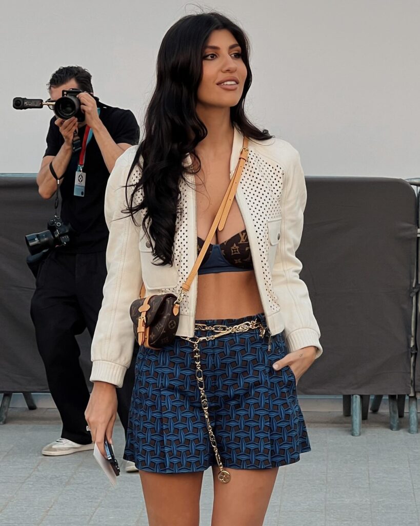Guest at the Louis Vuitton show during Paris Fashion Week 2023.