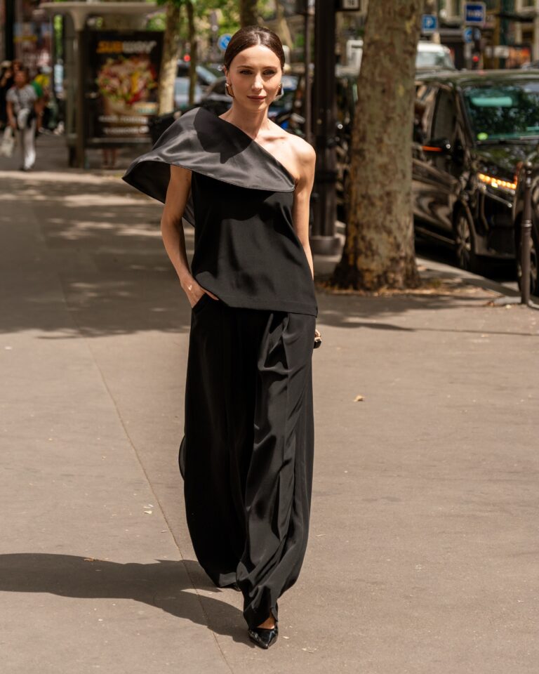 Mary Leest at the Stéphane Rolland show during Haute Couture in Paris 2026.