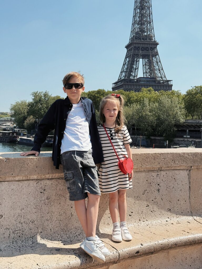 Family Photoshoot in Paris With Kids: How to Make It Easier