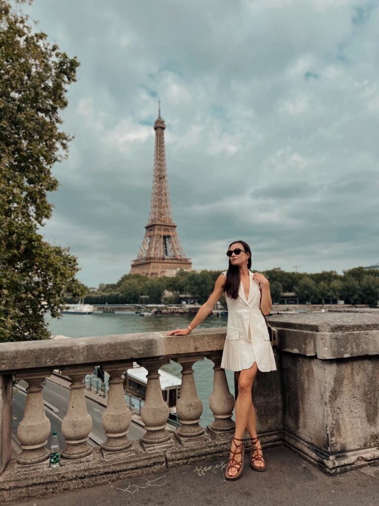 Portrait photoshoot in Paris by Vadim Hedonist