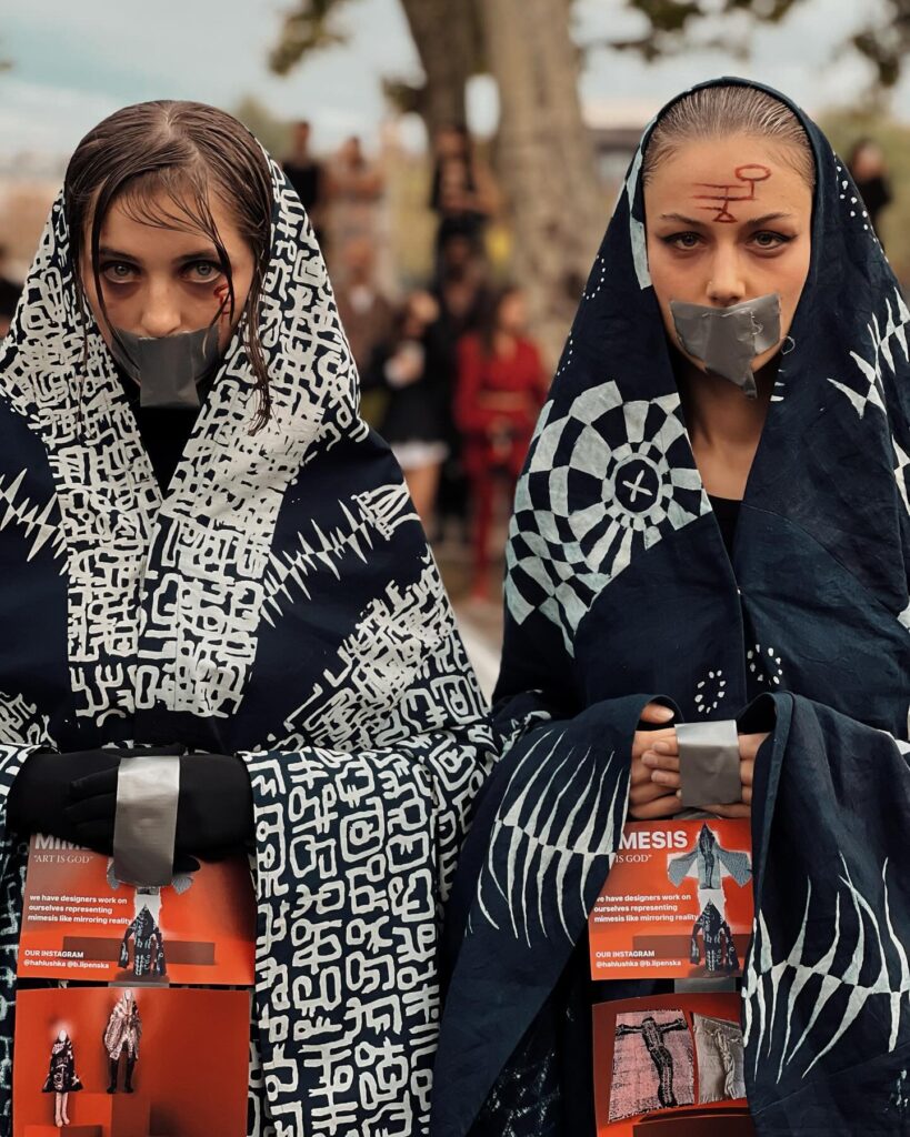 Guest at the Rick Owens show during Paris Fashion Week 2023.