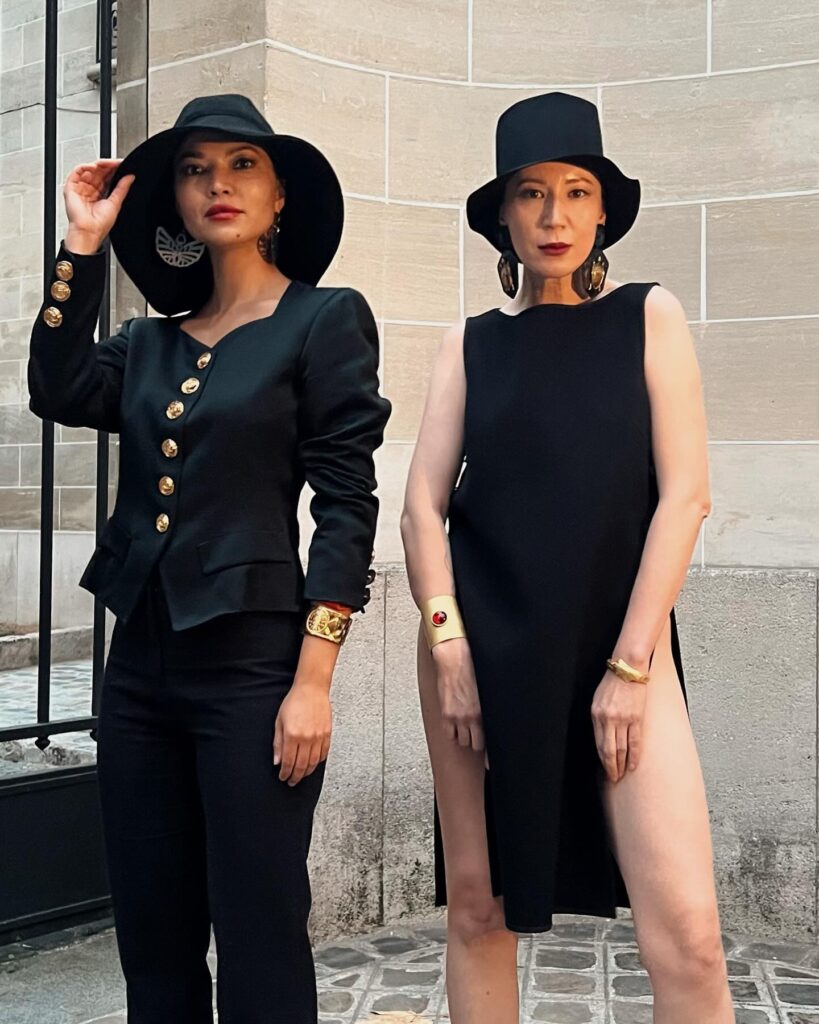 Guest at the Schiaparelli show during Paris Fashion Week 2023.