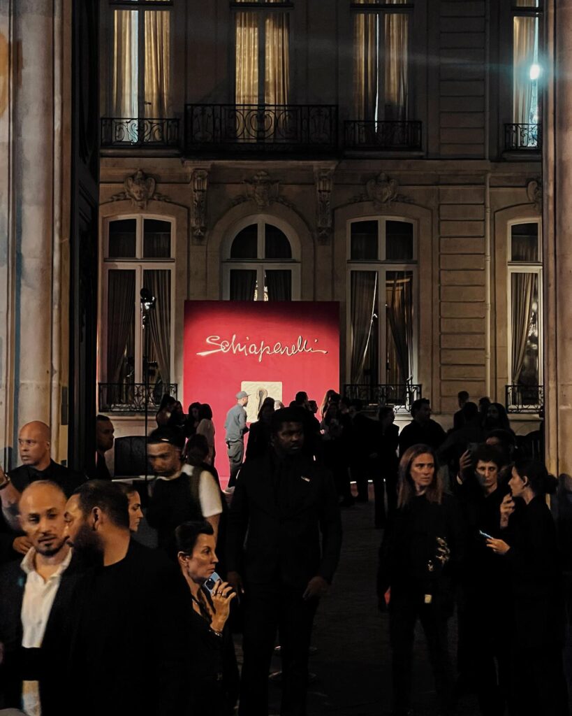 Guest at the Schiaparelli show during Paris Fashion Week 2023.