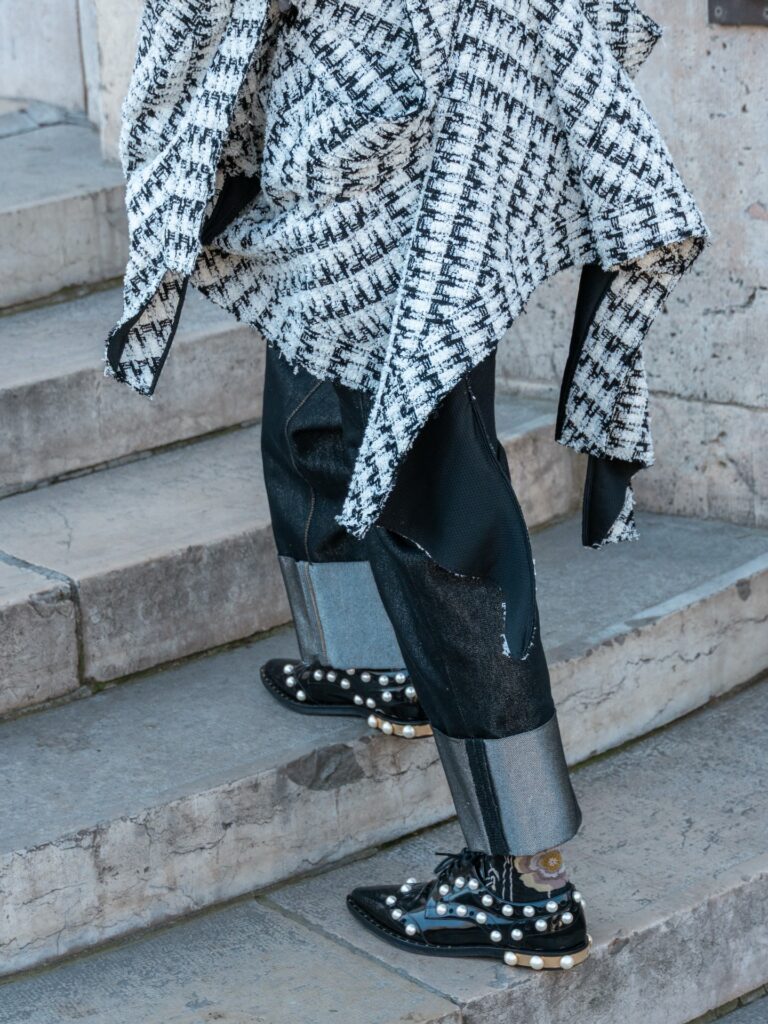 Guest at the SHIATZY CHEN show during Fashion Week in Paris 2026.