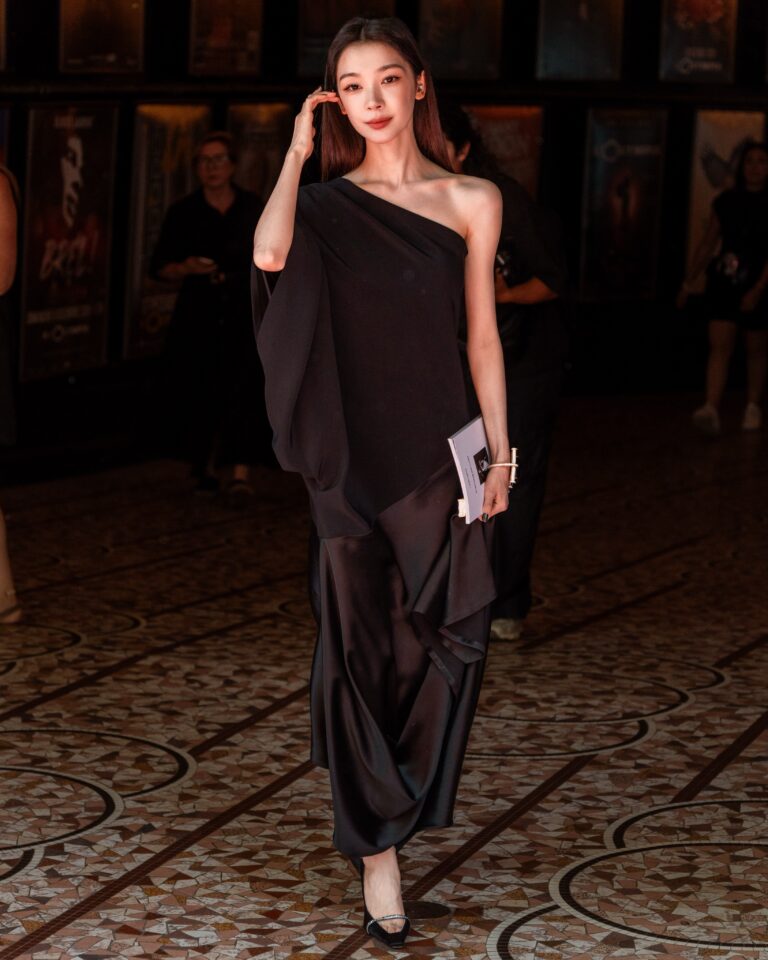 Yi Mengling at the Stéphane Rolland show during Haute Couture in Paris 2026.